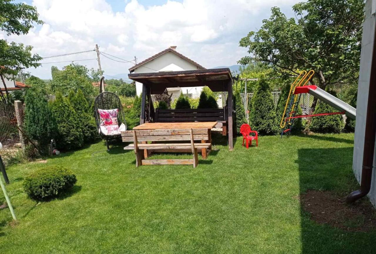 Семейна Къща Лазарови Saparewa Banja Exterior foto