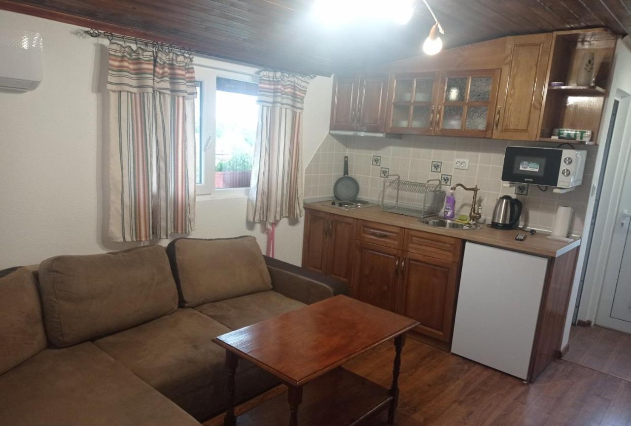Семейна Къща Лазарови Saparewa Banja Exterior foto