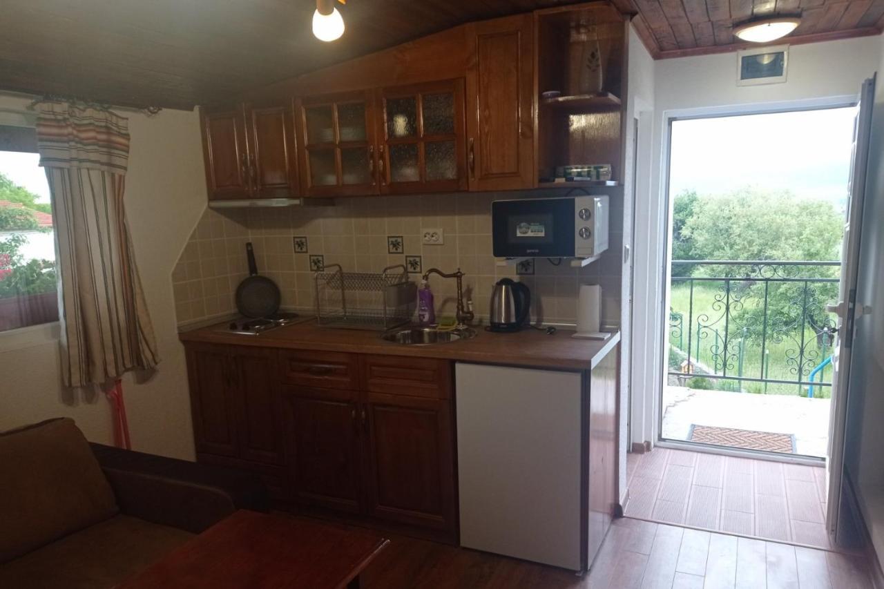 Семейна Къща Лазарови Saparewa Banja Exterior foto