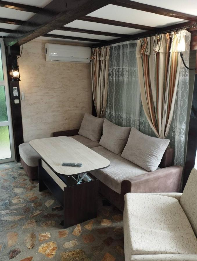 Семейна Къща Лазарови Saparewa Banja Exterior foto