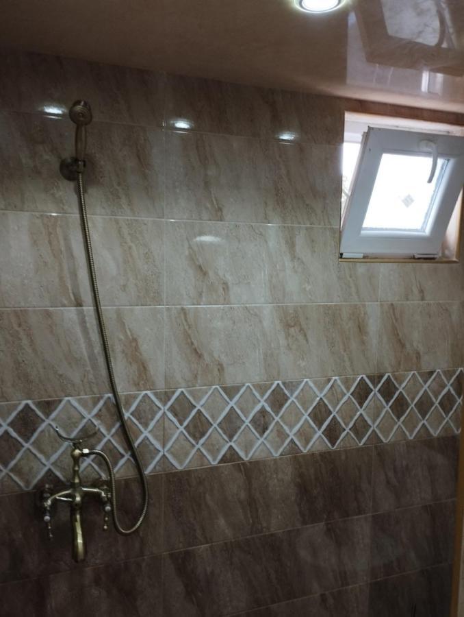 Семейна Къща Лазарови Saparewa Banja Exterior foto